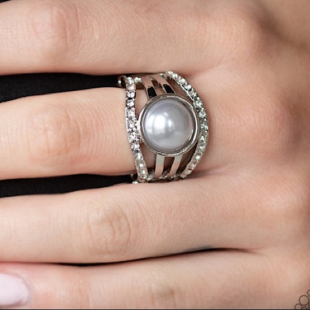 A big break silver ring